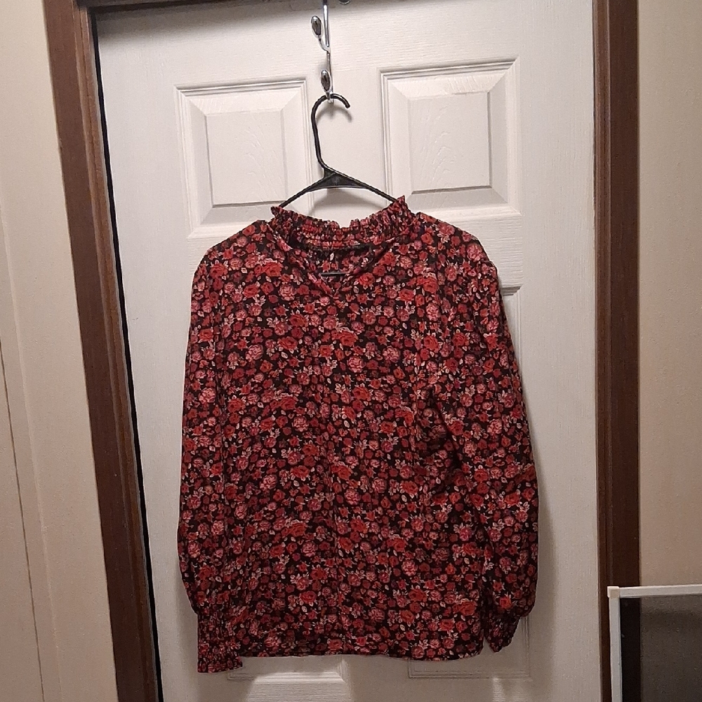 Elegant Floral Print Blouse in Red